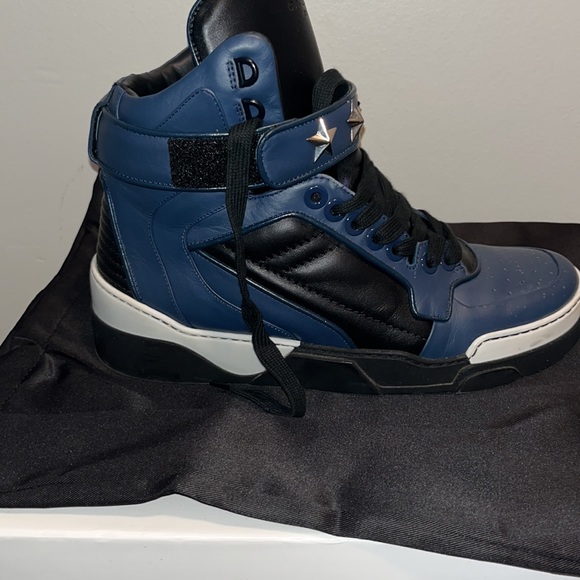 Men Givenchy High Top Sneaker - Picture 6 of 9